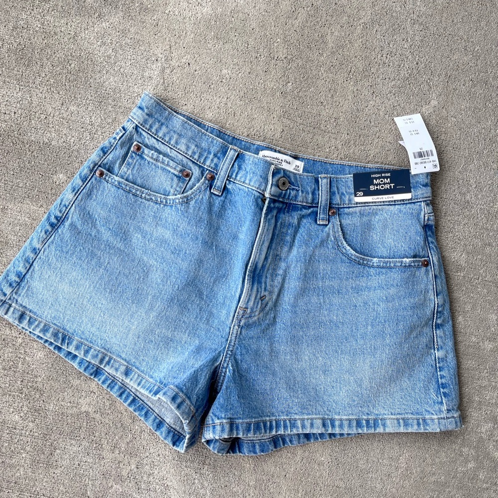 Abercrombie and Fitch high rise mom shorts curve love denim 29/8 NWT - Picture 3 of 4